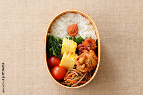 曲げわっぱに盛り付けた和風のお弁当　Japanese lunch box © Nishihama