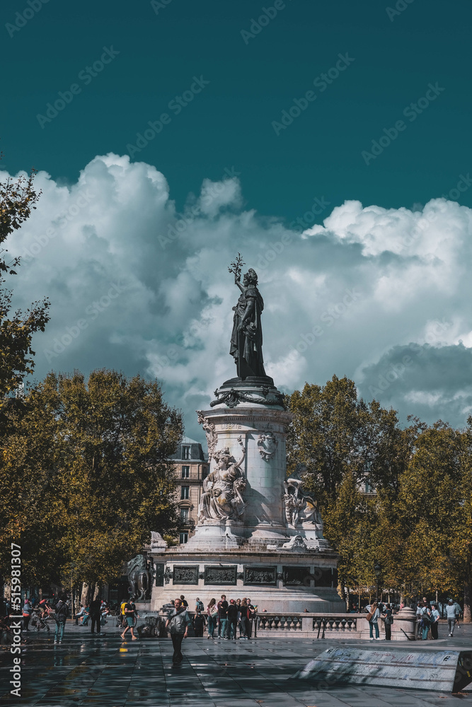 statue république paris