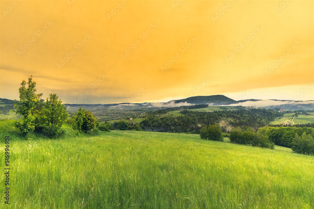 Obraz premium sunset in the mountains