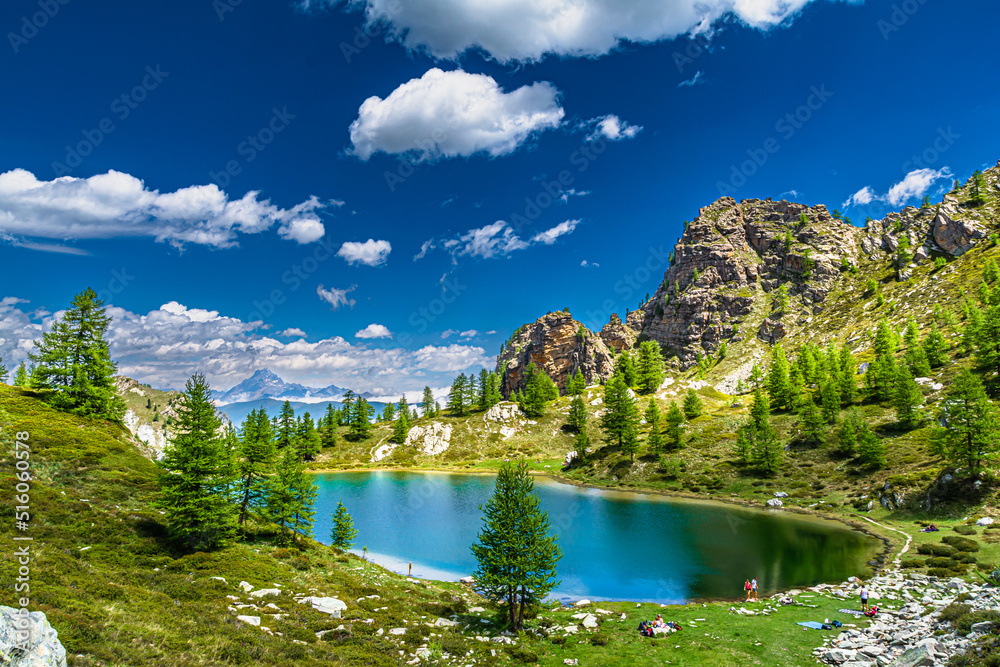 Il lago nero di Rocca la Meja, una perla incastonata tra montagne bellissime