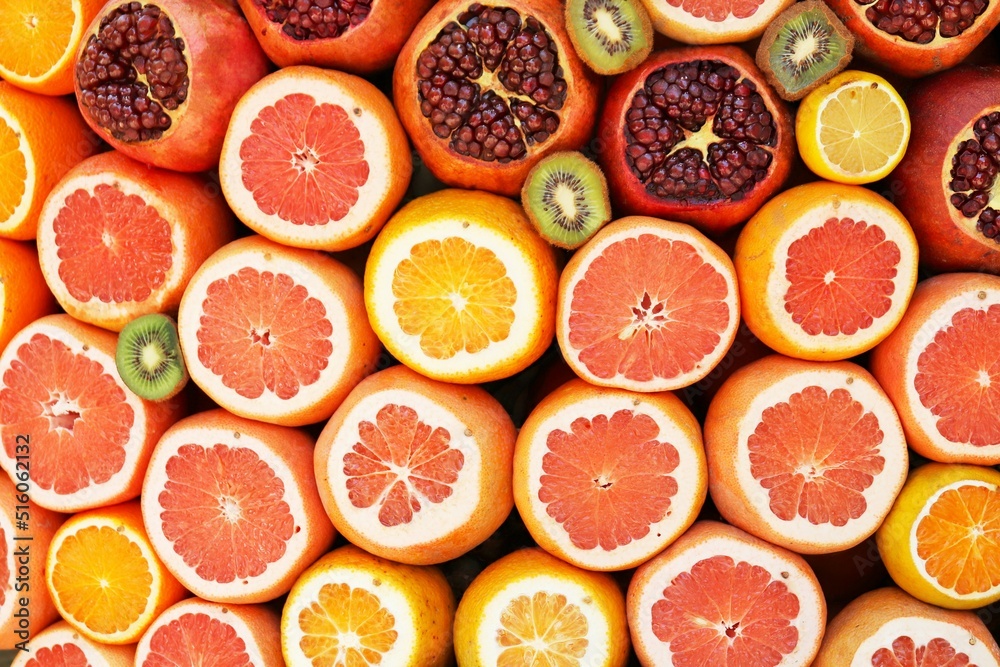 Fresh, juicy, bright fruits with open flesh Fresh, juicy, bright fruits with open flesh