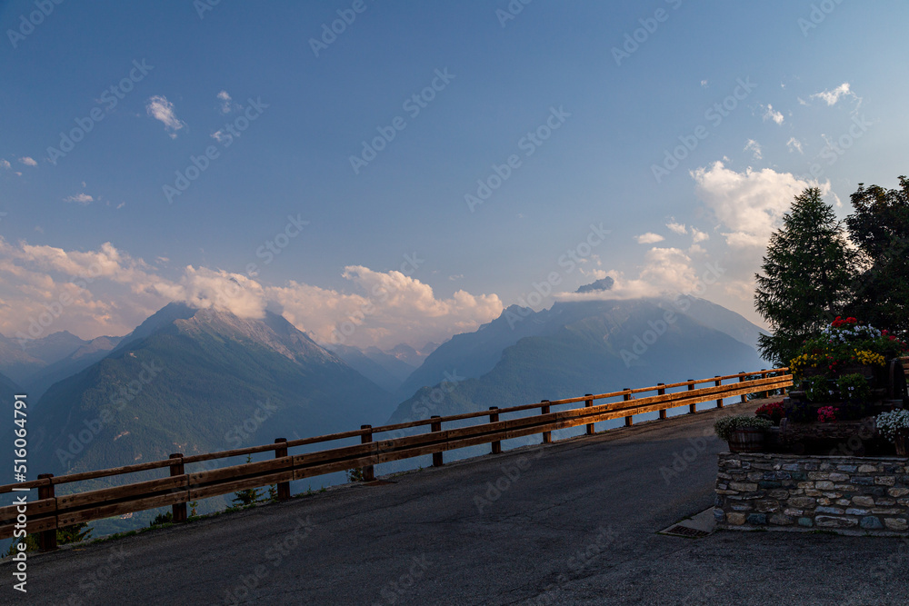 Obraz premium Summer sunset in the mountains of Valle d'Aosta