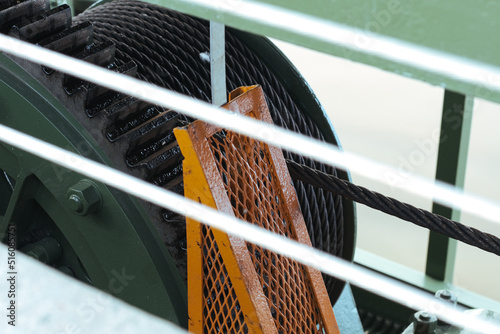 Mechanical gear with metal cable