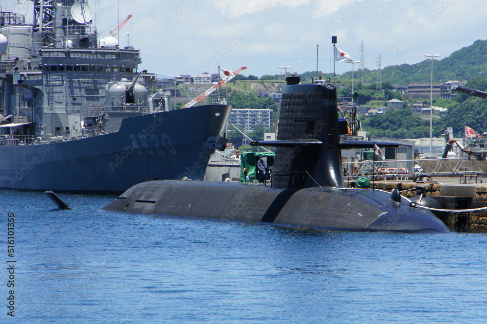 Fototapeta premium 海上自衛隊呉基地の潜水艦