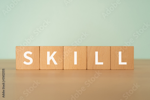 スキルのイメージ｜「SKILL」と書かれたブロック 