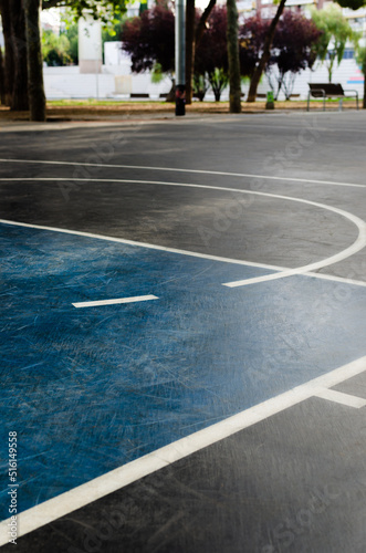 Basketball court foul line / free throw line