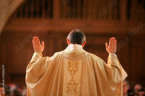 Mass in  Saint-Etienne du Mont church photo