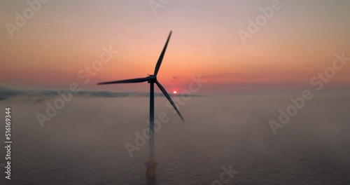 Wallpaper Mural 空撮 - 洋上風力発電所と日の出 雲海 ドリー左 Torontodigital.ca