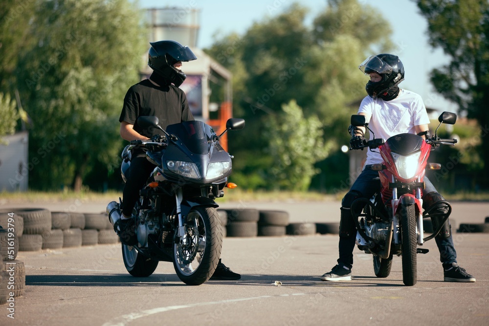 Obraz premium Moto school track driving. A biker on a motorcycle. 