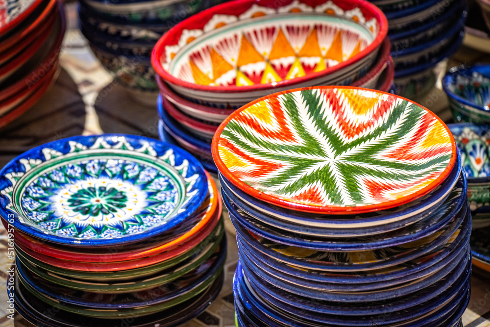 colourful plates, bazaar,  Buchara, Buxoro, Bukhara, Uzbekistan, silk road, central asia
