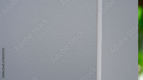 Smooth plaster walls and pillar