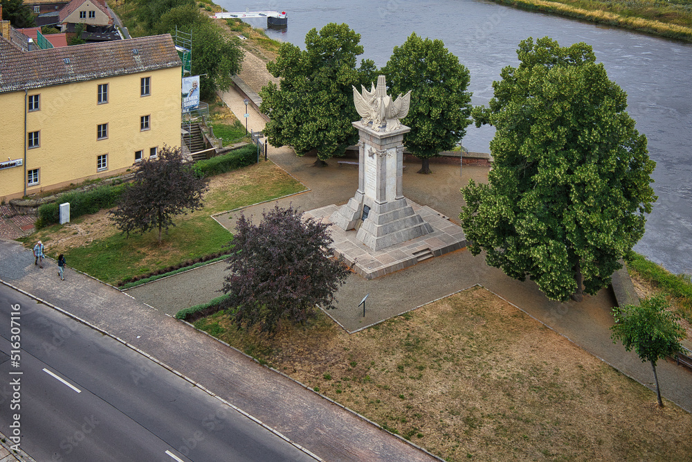 Blick auf das Denkmal der Begegnung an der Elbe, 25. April 1945 , Torgau, Sachsen, Deutschland Blick auf das Denkmal der Begegnung an der Elbe, 25. April 1945 , Torgau, Sachsen, Deutschland