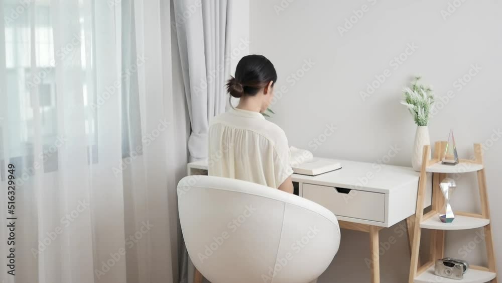 Freelance translators read articles during self-quarantine. work for personal growth Freelance translators read articles during self-quarantine. work for personal growth