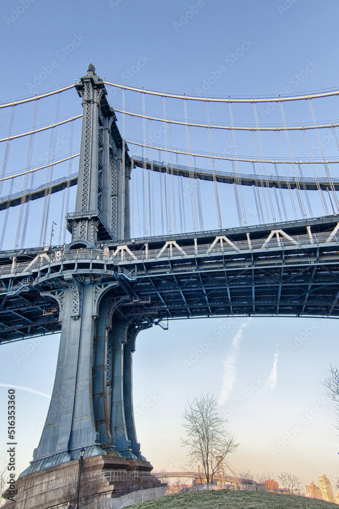 Fototapeta premium Amazing wide angle view of Manhattan Bridge - New York City