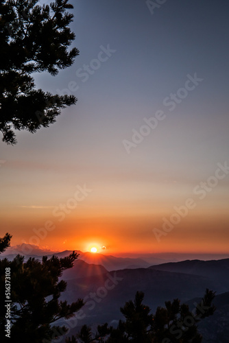 Fototapeta Naklejka Na Ścianę i Meble -  Mont Lachens Lever de soleil