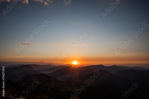 Fototapeta Naklejka Na Ścianę i Meble -  Mont Lachens Lever de soleil