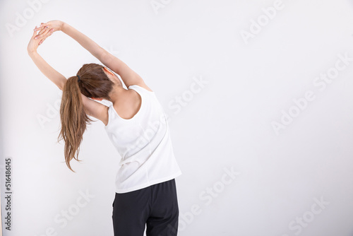 ストレッチする女性　Woman stretching © 健二 中村