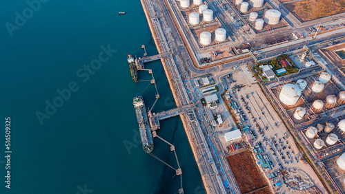 Fotografie Oil refinery of business logistic sea going ship, the natural gas pipeline for oil delivery ships