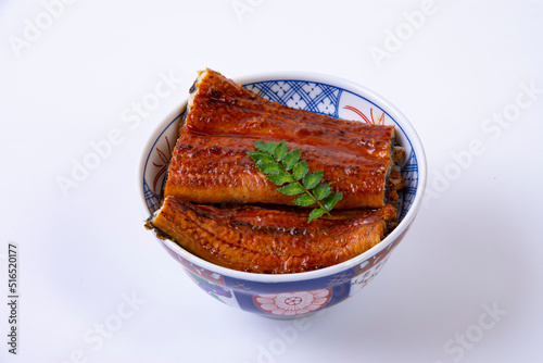 うな丼とうな重