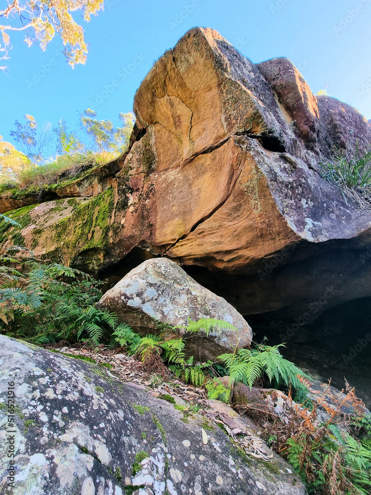 Obraz premium Cave on the Kanning Walk. A small cave in a cliff face