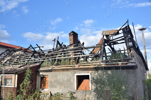 Spalony dach, po pożarze. © EwaAF