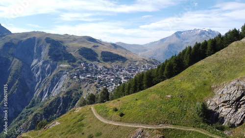 Vue des deux alpes depuis les perrons - Drone - Alpes - France