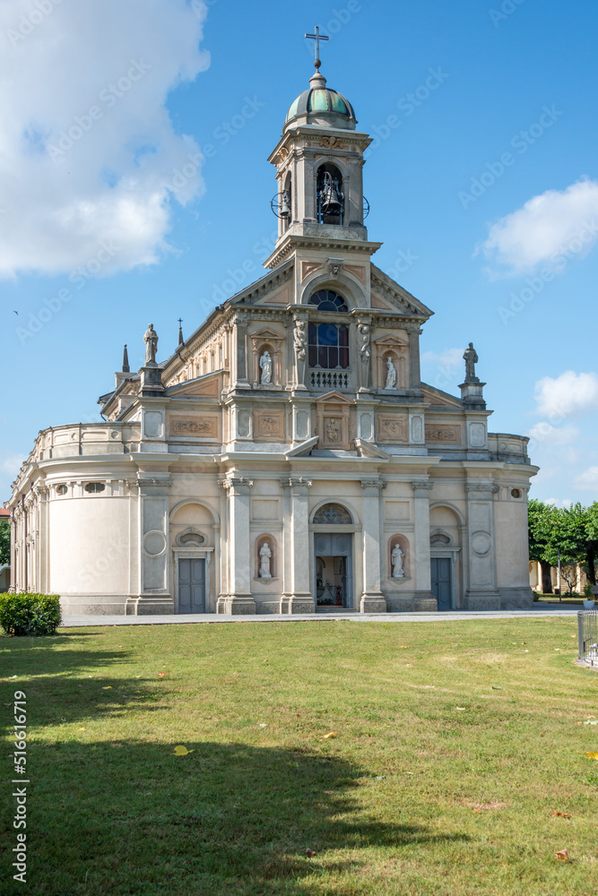 Santuario de la Madonna dei Campi en el pueblo de Stezzano en Bergamo, Italia