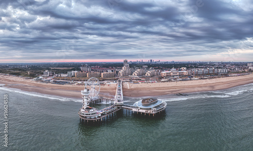 Quadro em tela Beim Urlaub an der holländischen Küste in Scheveningen ist immer etwas los