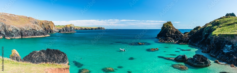 Kynance Cove and Asparagus Island, Cornwall, England Kynance Cove and Asparagus Island, Cornwall, England