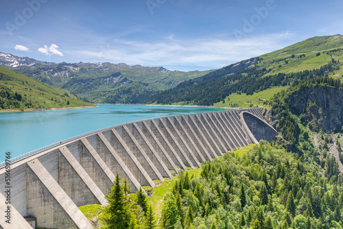 Barrage de Roselend en France photo