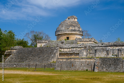Ruins of El Caracol observatory temple  Chichen Itza  Yucatan  Mexico  Maya civilization