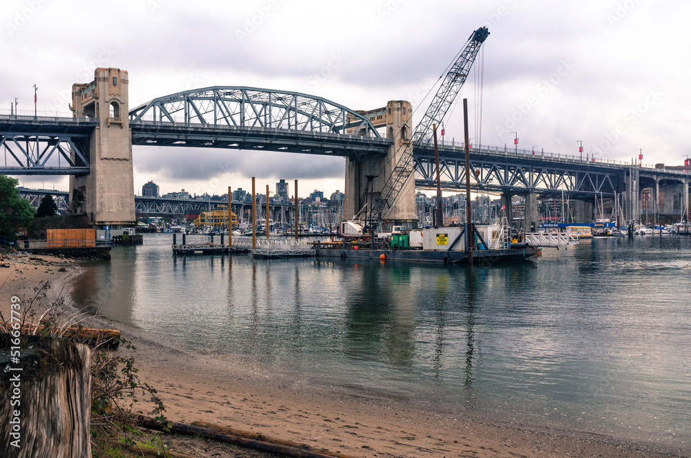 Naklejka premium Burrard Bridge in Vancouver, BC, Canada