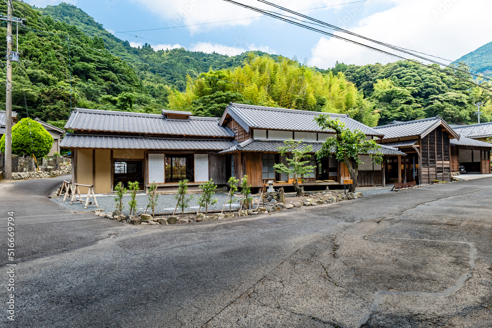静岡県焼津市にある花沢の里にある江戸時代に建てられた「花沢地区ビジターセンター」 静岡県焼津市にある花沢の里にある江戸時代に建てられた「花沢地区ビジターセンター」