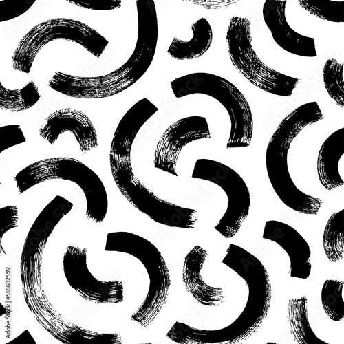 Grunge halved black circles vector seamless pattern. Hand drawn round brush strokes ornament. Repeating geometric tiles. Abstract geometric background in memphis style. Black and white rounded shapes.