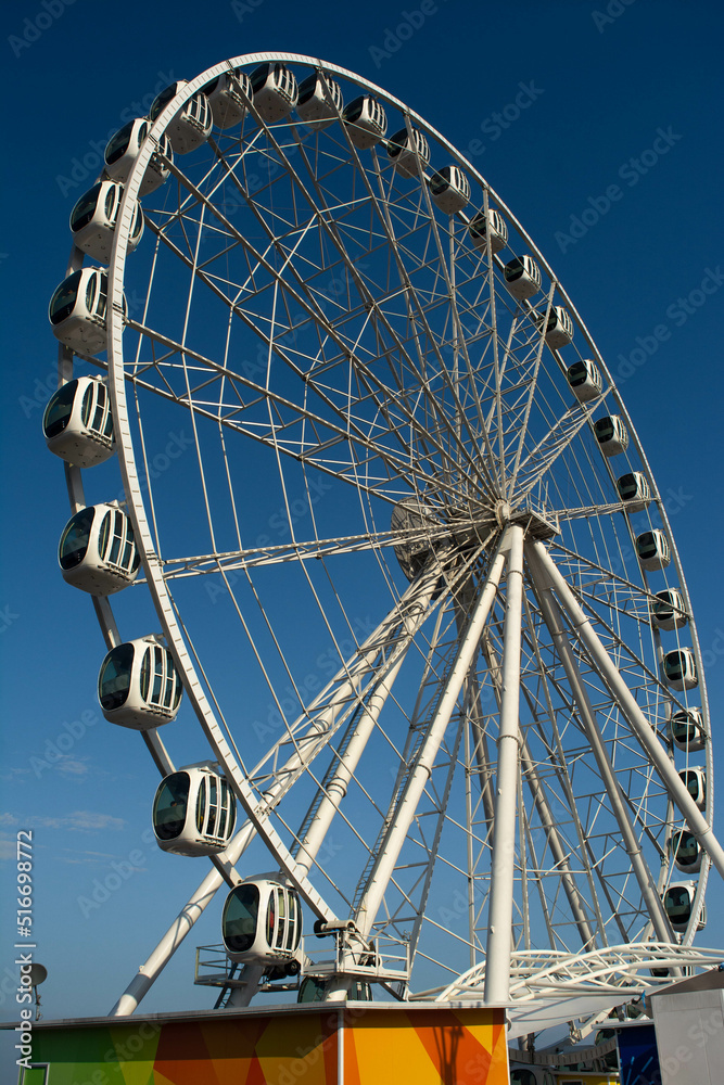 ferris wheel on a day