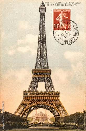 Vintage postcard Eiffel Tower Paris France © LiliGraphie