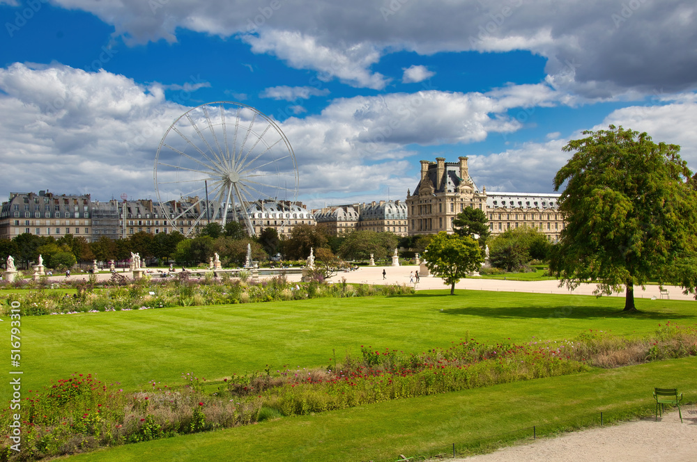 Obraz premium view of the tuileries garden