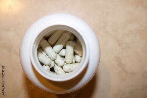 Tabletten in der Dose 