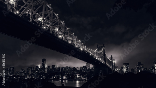 Photography manhattan bridge in bad weather at night