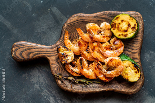 grilled shrimps with herbs and lime