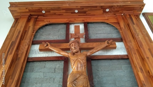 JESUS HANGING ON THE HOLY CROSS.