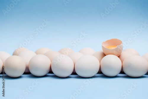 Jajka  Kurze jajka  zdrowe jajka  Jajka w pojemniku  jajka od zdrowych kur  kury z wolnego wybiegu  kolorowe jajka  eggs  healthy eggs