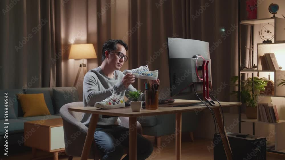 Asian Male Engineer Talking On Smartphone While Designing House On A Desktop At Home. Cyber Games House Design And Decoration
Asian Male Engineer Talking On Smartphone While Designing House On A Desktop At Home. Cyber Games House Design And Decoration
