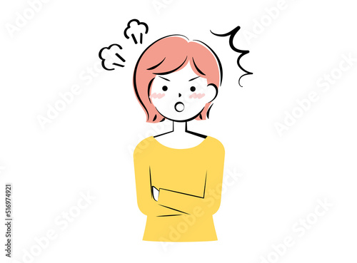 怒っている若い私服の女性　3c
