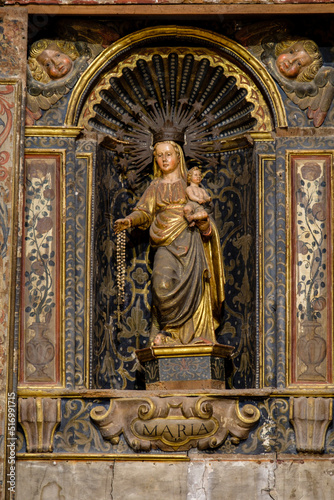 retablo barroco de la Mare de Déu del Roser, Iglesia de Sant Joan Baptista, siglo XVII, Estellencs, Serra de Tramuntana, Mallorca, balearic islands, Spain