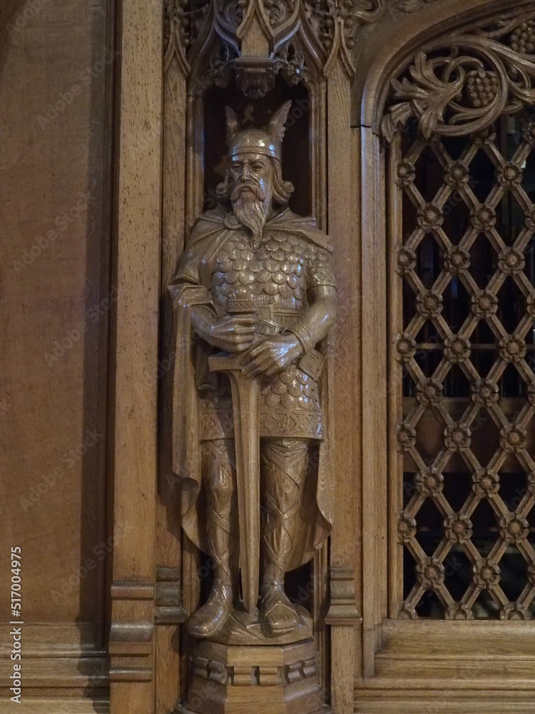Obraz premium Statue of a knight at St Magnus Cathedral in Kirkwall, Orkney Islands, Scotland, United Kingdom