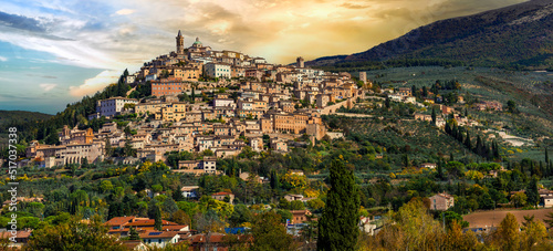 Fotografie, Obraz Traditional scenic countryside of Italy and famous medieval hilltop villages of