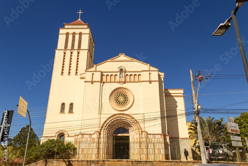 Vista frontal da Paróquia Sant'Ana Frades Franciscanos na cidade de Anápolis em Goiás. photo