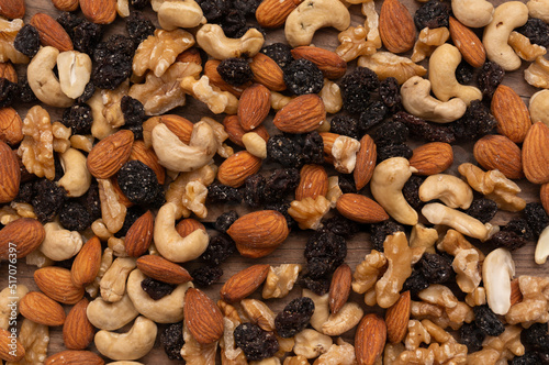 mixed nuts and dried fruits