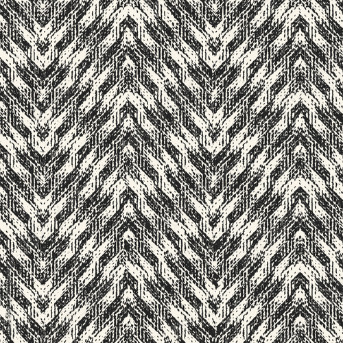 Monochrome Irregularly Knitted Textured Chevron Pattern